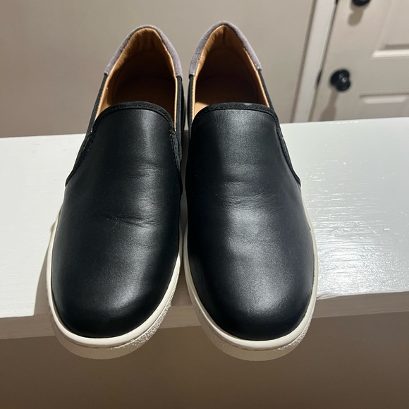 New! UGG Cas slip on sneaker - Picture 2 of 7